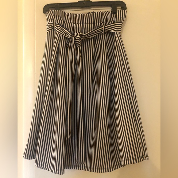 Black and White Striped Skirt - Picture 2 of 7